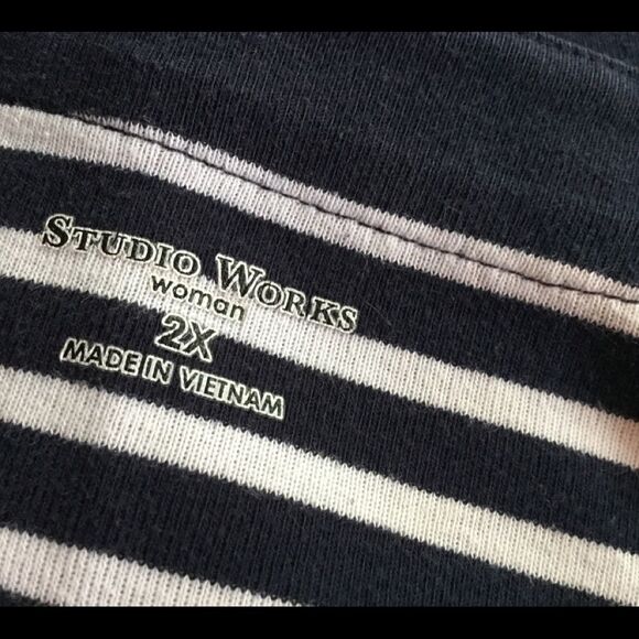 NWOT Studio Works Brand Navy & White  Short Sleeve Top - Picture 6 of 7
